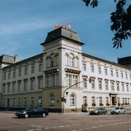Hotel "Stadt Koethen" Koethen  Esterno foto
