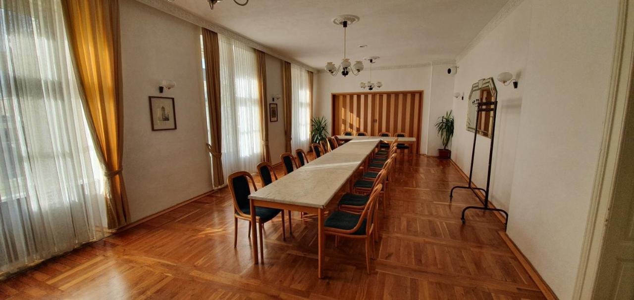 Hotel "Stadt Koethen" Koethen  Esterno foto