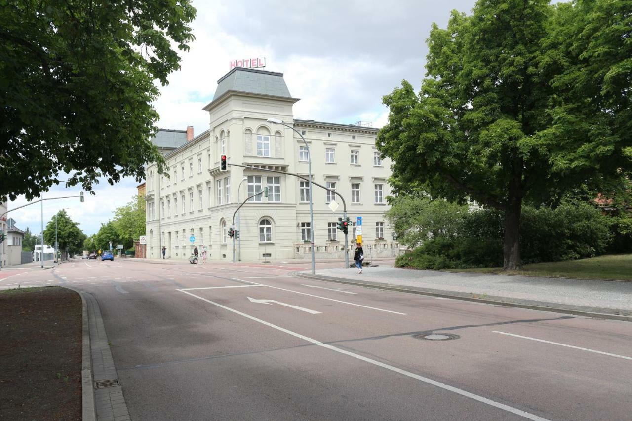 Hotel "Stadt Koethen" Koethen  Esterno foto